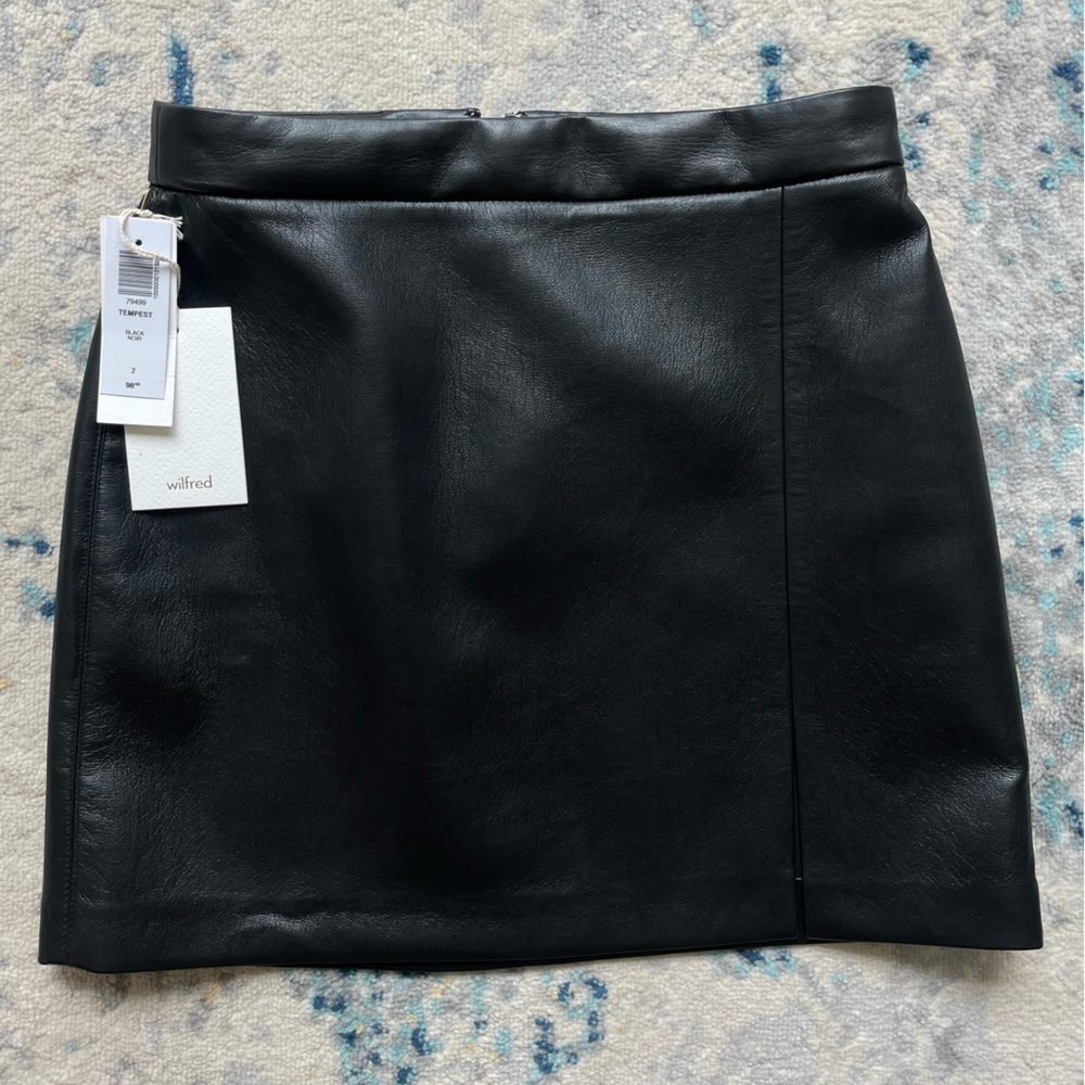 Aritzia Wilfred Patio Mini Skirt - NWT - Vegan Leather - Black - Size: 2 🖤📞